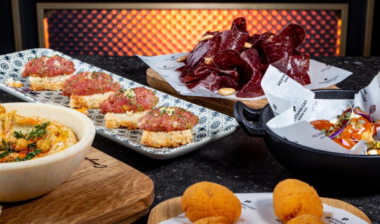 Pestana Cr7 Gran Via Madrid Hotel Ngoại thất bức ảnh