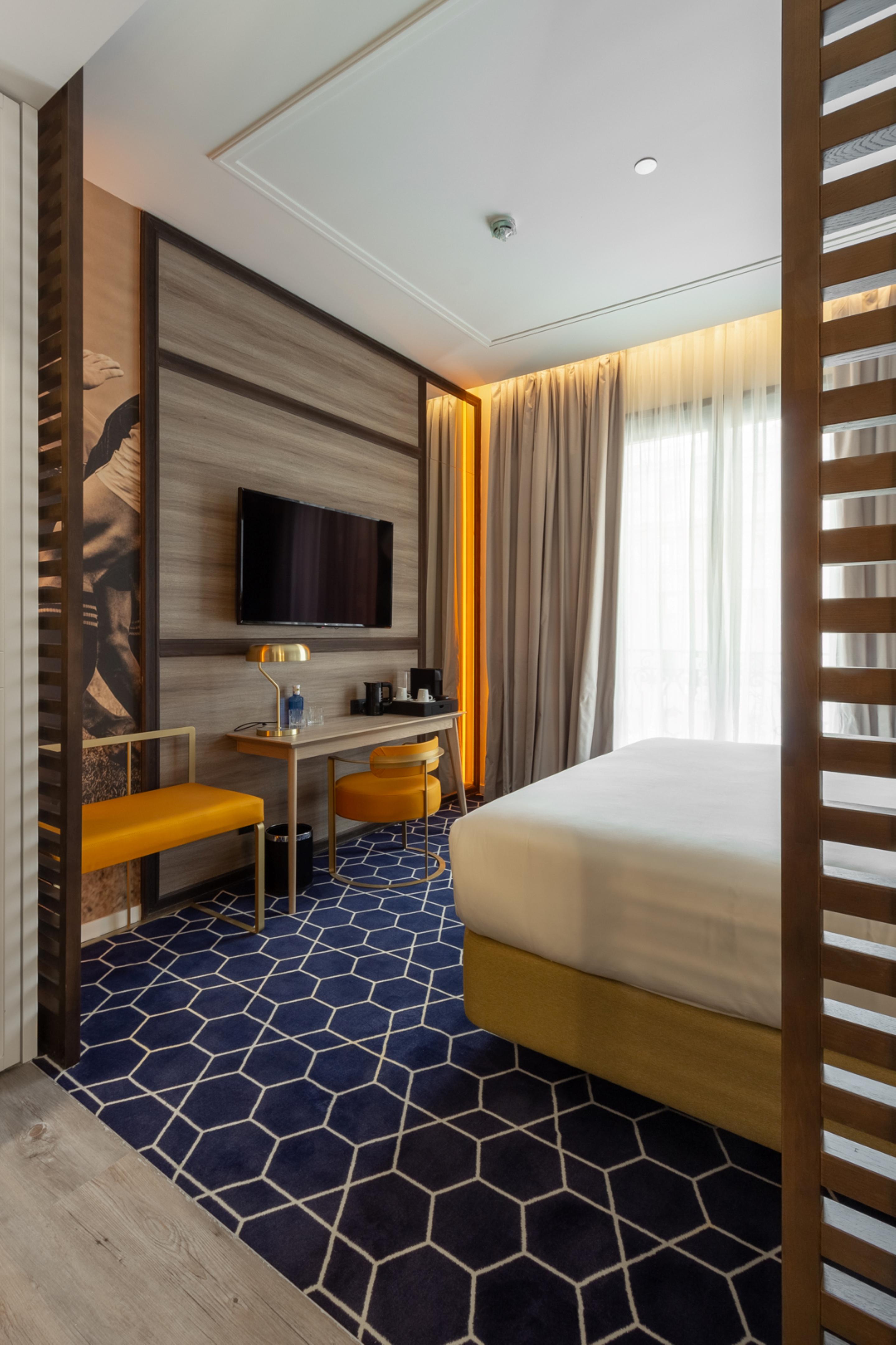 Pestana Cr7 Gran Via Madrid Hotel Ngoại thất bức ảnh