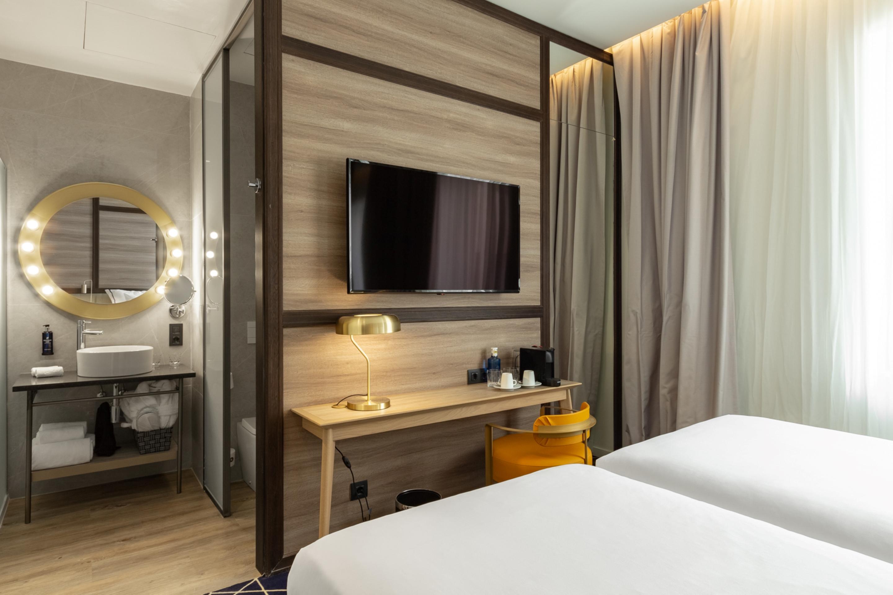 Pestana Cr7 Gran Via Madrid Hotel Ngoại thất bức ảnh